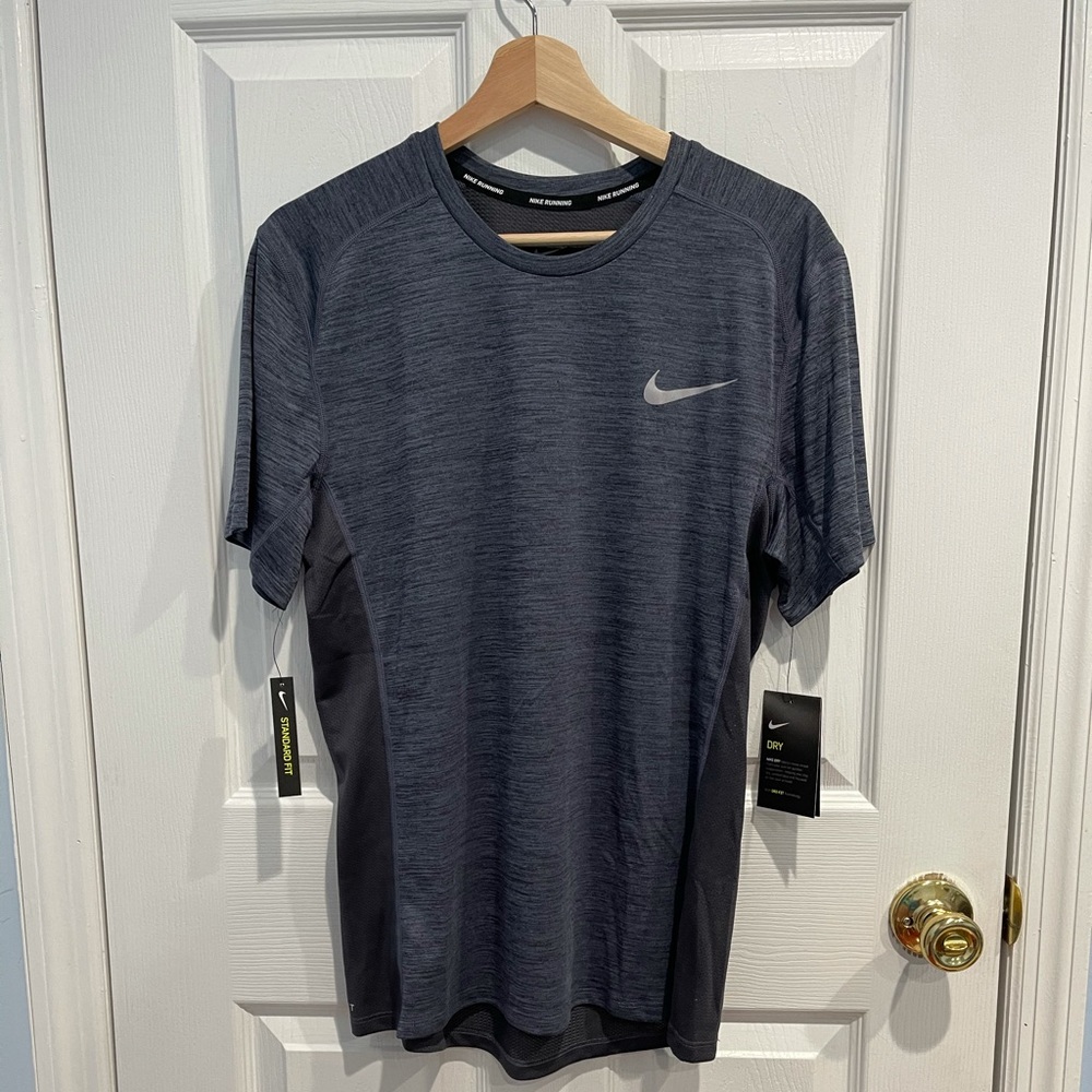 Nike Dri-Fit Short Sleeve Shirt - Medium